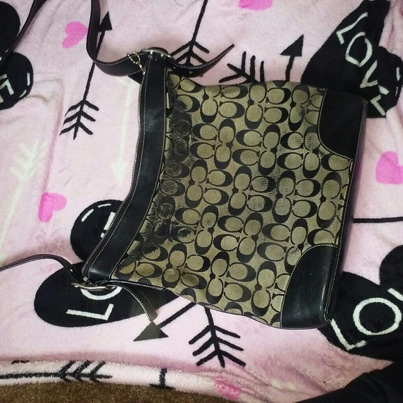 Coach purse - Picture 2 of 7